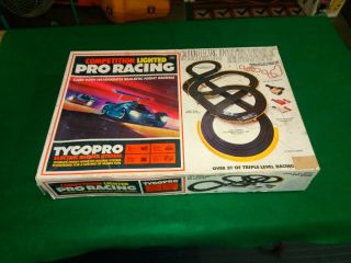 Vintage Tyco Pro Racing Competition Lighted Ho Slot Car Set Complete 2 Car