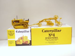 Caterpillar R2 Crawler Tractor & No.  4 Grader - 1/16 - Spec Cast -