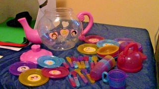 Disney Princess Tea Pot Set Of Dishes (plastic)