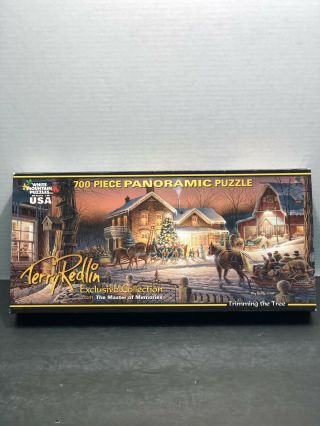 Trimming The Tree 700 Piece Panoramic Puzzle - Christmas Puzzle - White Mountain