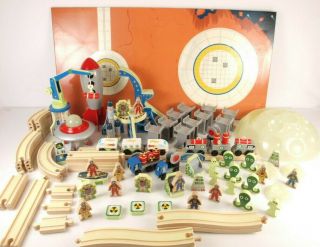 Wooden Train Set Glow In The Dark Space Station Thomas Brio Compatible