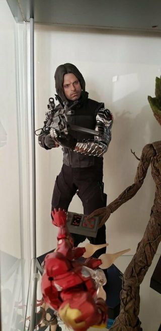 Hot Toys Winter Soldier Bucky Barnes (1/6 Figure Civil War Mms351)