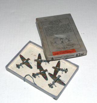 1939 - 1941 Dinky Toys Model 62h Raf Camouflaged Hawker Hurricane Planes & Box