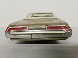 1969 Pontiac Bonneville Convertible 1:25 Scale Dealer Promo Model Car 4