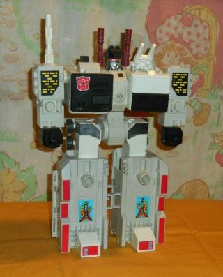 G1 Transformers Metroplex Body (plastic Tires) With R,  L Fist (only)