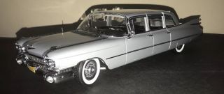 1959 Sunset Couch Cadillac Fleetwood Limousine Serier 75 1/18 Scale Diecast