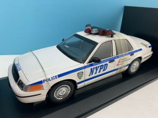 1:18 Autoart Police Division Ford Crown Victoria Nypd Police Cruiser 72703
