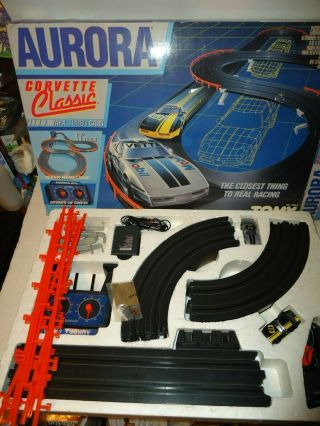 Tomy Aurora Afx Corvette Classic Race Track With 2 Turbo Cars - Complete