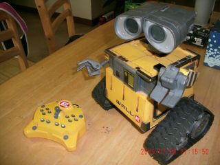 Wall - E U Control With Remote Disney Pixar Robot Perfectly Great