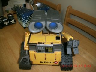 WALL - E U Control with Remote Disney Pixar Robot PERFECTLY GREAT 8