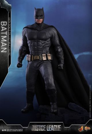 Hot Toys Justice League 1/6 Scale Batman Collectible Figure Mms455