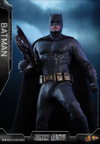 Hot Toys Justice League 1/6 scale Batman Collectible Figure MMS455 5