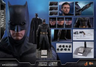 Hot Toys Justice League 1/6 scale Batman Collectible Figure MMS455 8