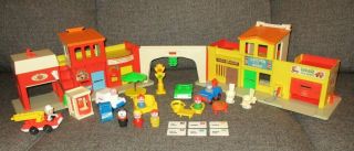 Vintage 1973 Fisher Price Play Family Village Playset W/ Accessories People Dog