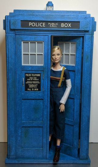 Doctor Who - Barbie - 1:6 Scale Custom Tardis - Half Box - Real Lights