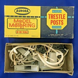 AURORA HO MODEL MOTORING ROADWAY TRACK AND ACCESSORIES 3