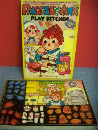 1975 Bobbs Merril Raggedy Ann Play Kitchen Colorforms Toy Made In Usa Orig Box