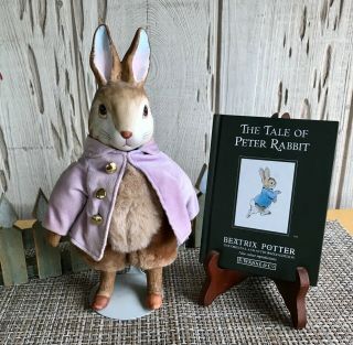 EDEN TOYS Beatrix Potter PETER RABBIT Porcelain & Plush Doll W/Stand & Book 1987 2