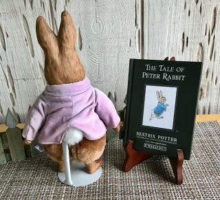 EDEN TOYS Beatrix Potter PETER RABBIT Porcelain & Plush Doll W/Stand & Book 1987 3
