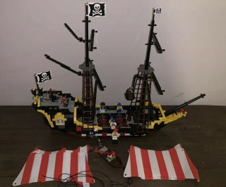 Lego 6285 Pirates Black Seas Barracuda Complete W/ Un - Cut Sails Box Instruct
