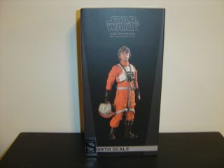 Sideshow 1:6th Scale Star Wars Luke Skywalker: Red Five X - Wing Pilot (exclusive)