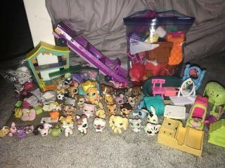 Littlest Pet Shop 25 Assorted Figures And 100,  Furniture/accessories