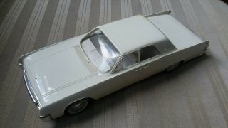 Vintage 1961 White Lincoln Continental 4dr Hard Top Dealer Promo Car
