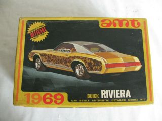 Issue Amt 1/25 Scale 1969 Buick Riviera Model Car Kit Y915 200 Vg