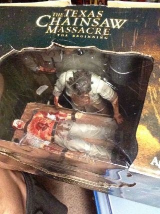 NECA Texas Chainsaw Massacre The Beginning Box Set Leatherface House Of Horrors 3