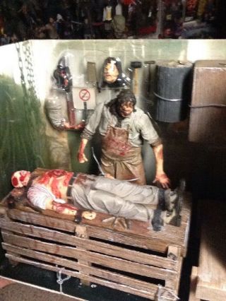 NECA Texas Chainsaw Massacre The Beginning Box Set Leatherface House Of Horrors 8