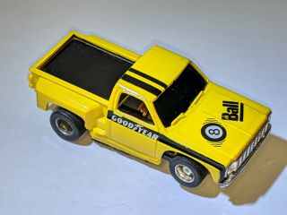 TYCO SLOT CAR 8 Ball Chevy Stepside Yellow Pick Up Truck 2