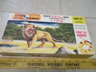 Vtg Animals Of The World Bachmann Plastic Scale Model Kit Lion Toy Lion Snap Fit