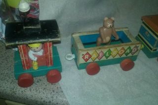 1963 Vintage Fisher Price 999 HUFFY PUFFY 4 pc Wooden Train Set W/ Bear 3
