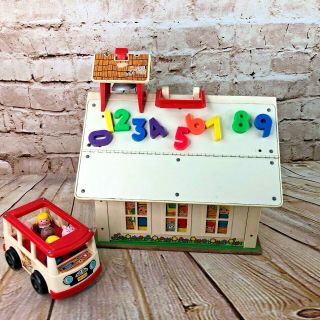 Vintage Fisher Price Little People School House,  Bus FIGURES,  ACCESSORIES 3