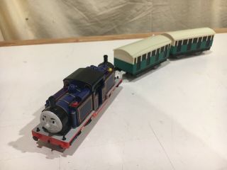 Tomy 2005 Thomas And Friends Mighty Mac And Coaches Motorized