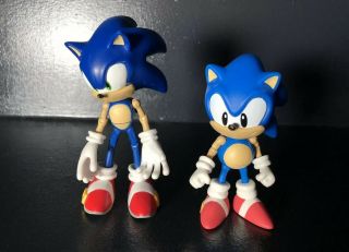 Jazwares Sonic The Hedgehog 5” Inch Figures (classic Sonic & Modern Sonic)