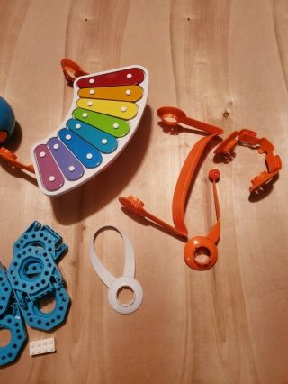 Wonder Workshop Dash & Dot Robot with accessories.  Early child learning coding. 3