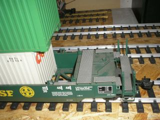 1 Pair USA Trains Intermodal Container Cars w/ Containers.  BNSF CARS 10