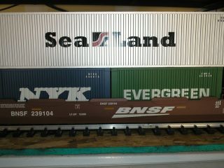 1 Pair USA Trains Intermodal Container Cars w/ Containers.  BNSF CARS 2