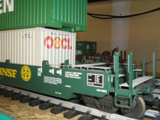 1 Pair USA Trains Intermodal Container Cars w/ Containers.  BNSF CARS 8