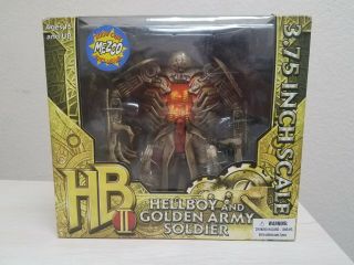 Mezco Toys 2009 Comic Con Exclusive Hellboy And Golden Army Soldier Hb Ii