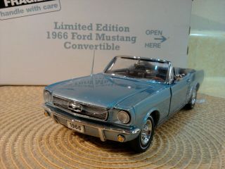Danbury 1966 Ford Mustang.  1:24.  Rare Le.  Nos.  Undisplayed.  Pristine