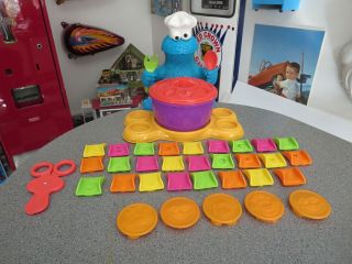 Play - Doh Sesame Street Letter Lunch Set With Complete Set Of Letters Extra Stamp