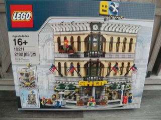 Lego Creator Grand Emporium (10211) Factory Retired Set (usa Seller)