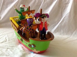 The Wiggles Captain Feathersword Musical Pirate Ship With Figures