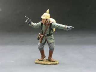 King And Country Fw018 Officer With Pistol Retired