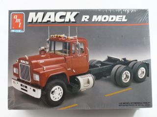 Mack R Model Truck Amt Ertl 1:25 Model Kit 6129,  Unbuilt