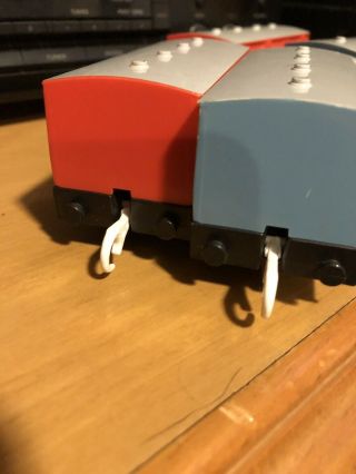 Thomas And Friend Tomy Trackmaster Red And Blue Coaches 2