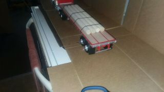 1/25 Scale Model Semi Trucks