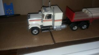 1/25 scale model semi trucks 4